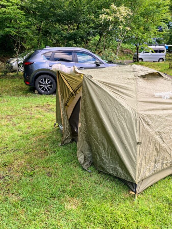 テントと車
