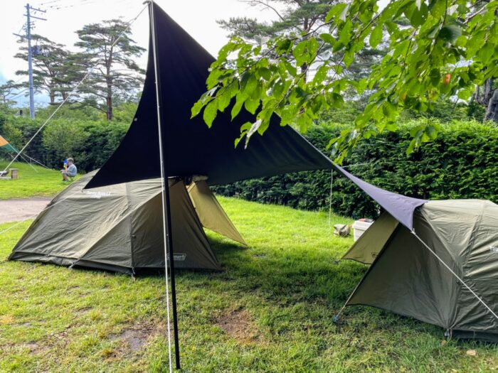 秋保木の家キャンプ場でのタープとテント