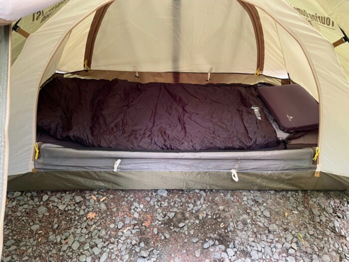 テントの中の寝袋