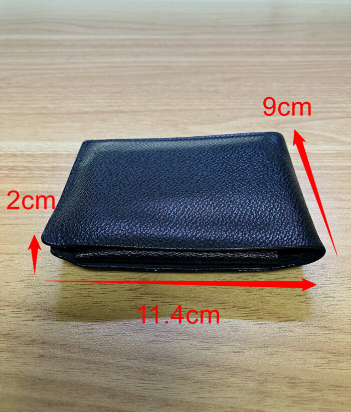 財布の正面のサイズ