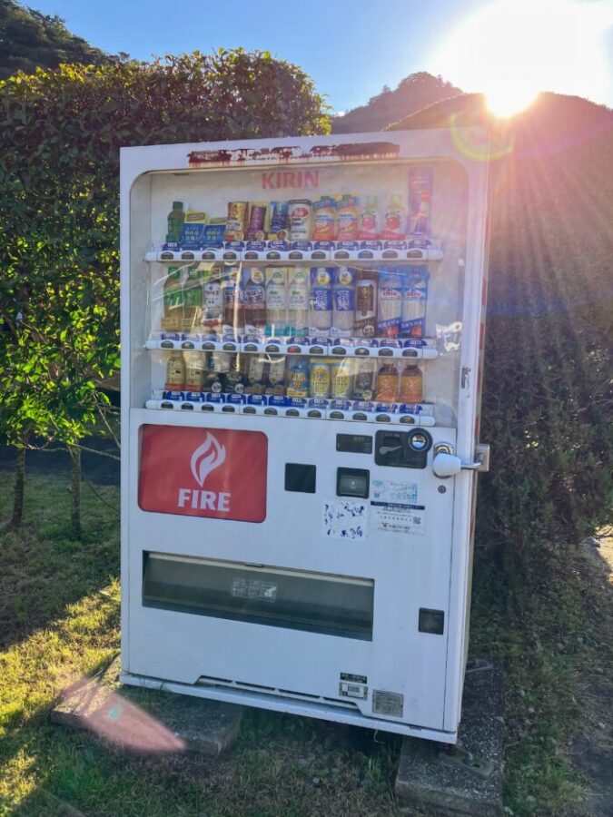 栃木県那須塩原市の塩原グリーンビレッジのキャンプ場の自動販売機