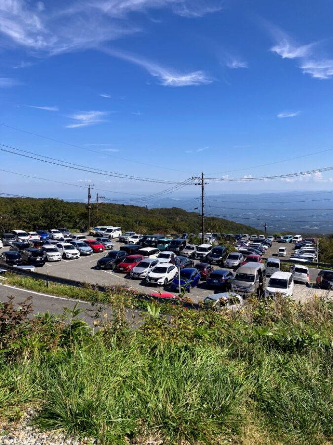 栃木県那須の那須ロープウェイの駐車場