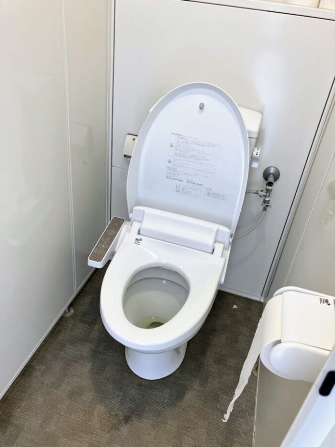 泉ピークベースのサウスエリアの男子トイレ