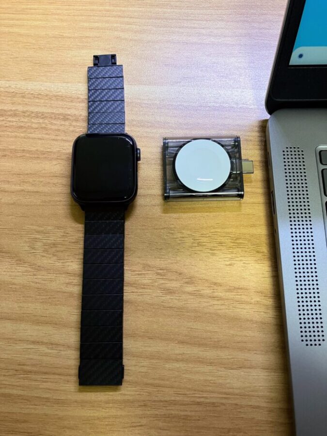 PITAKAのPower Dongle for Apple Watchとアップルウォッチ
